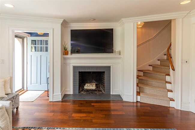 Building Photo - 41 Sagamore Rd