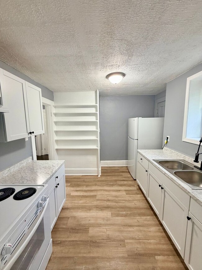 Building Photo - 406 Highland Ave