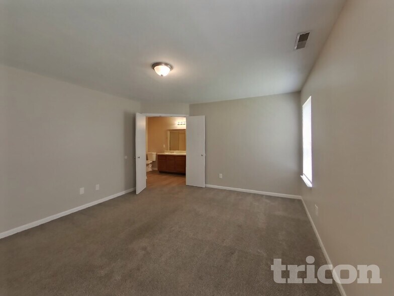 Building Photo - 2207 Goldeneye Cir