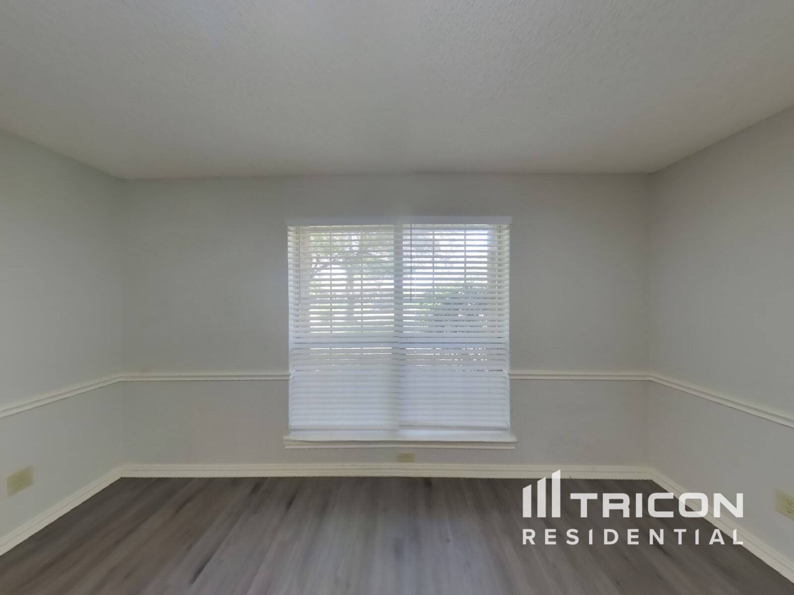 Building Photo - 1402 Baker Dr
