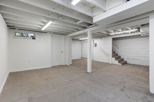 Building Photo - 3814 46th Ave NE