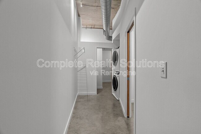 Building Photo - 1635 Washington Ave