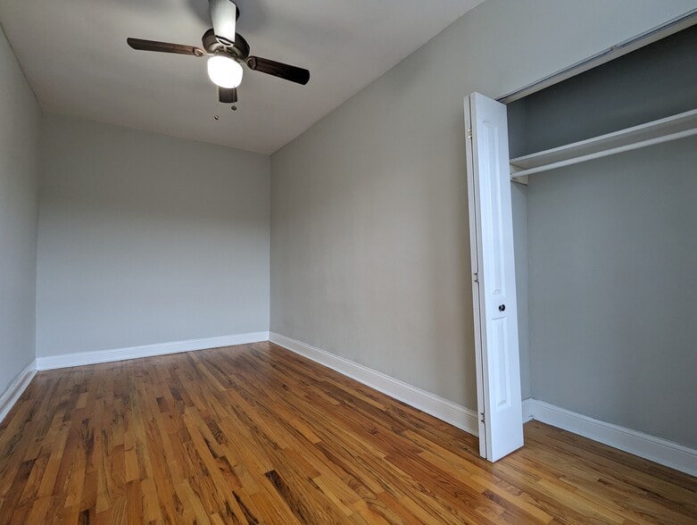 Building Photo - 4610 N Paulina St