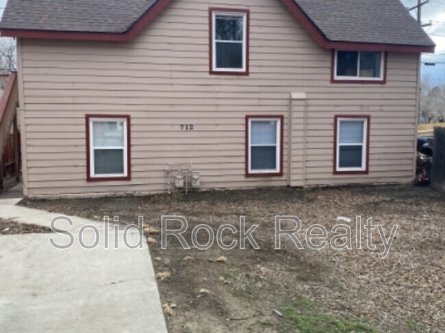 Building Photo - 712 E 3rd St