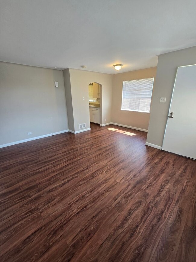 Building Photo - 3400-3404 Sheridan Boulevard
