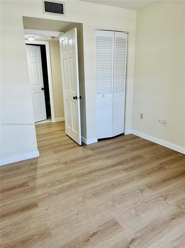 Building Photo - 1280 S Alhambra Cir