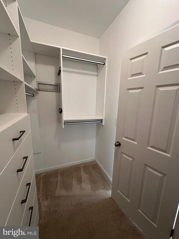 Building Photo - 9075 Alexander Way