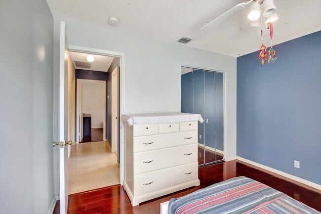 Building Photo - 1541 SW 102nd Terrace