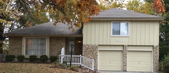 Building Photo - 8802 W 95th Terrace