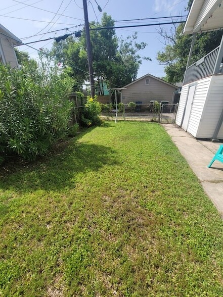 Building Photo - 5113 Avenue R