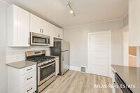 Building Photo - 476 N Washington St