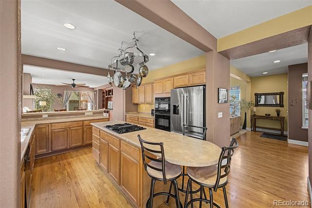 Building Photo - 2745 Xanthia St