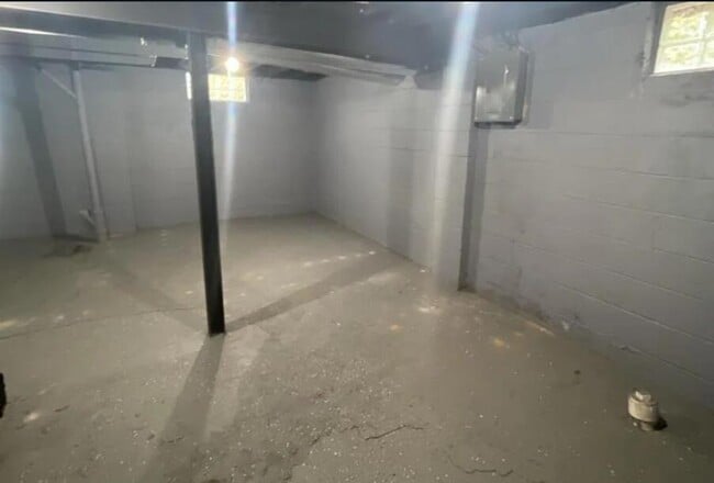 Building Photo - 19344 Bradford Ave