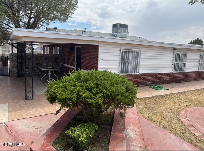 Building Photo - 6447 Navajo Ave