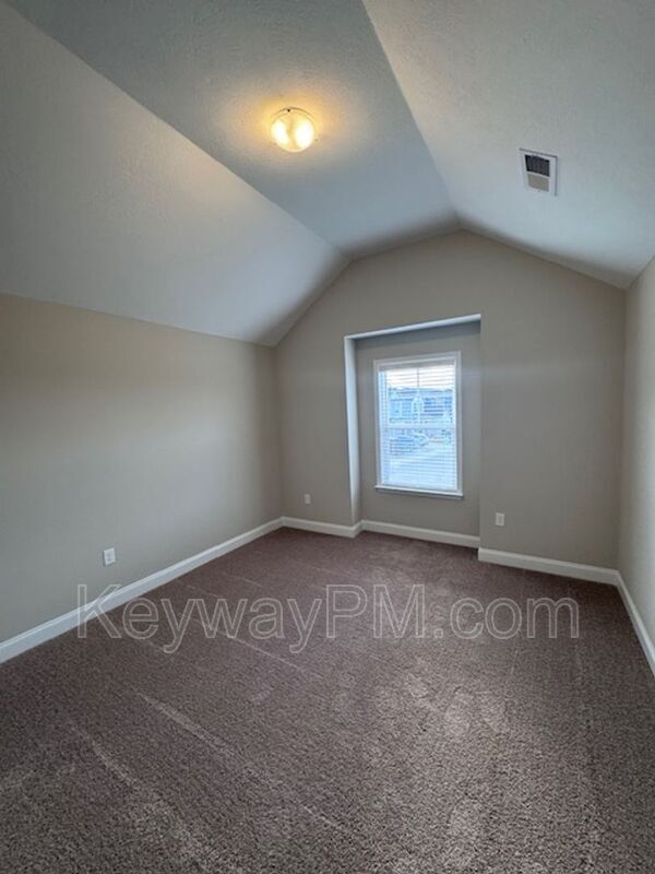 Building Photo - 521 Yuma Ln