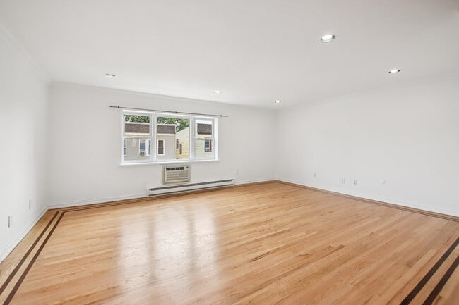 Building Photo - 7405 1st Ave