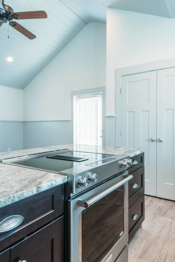 Building Photo - 10 Orrs