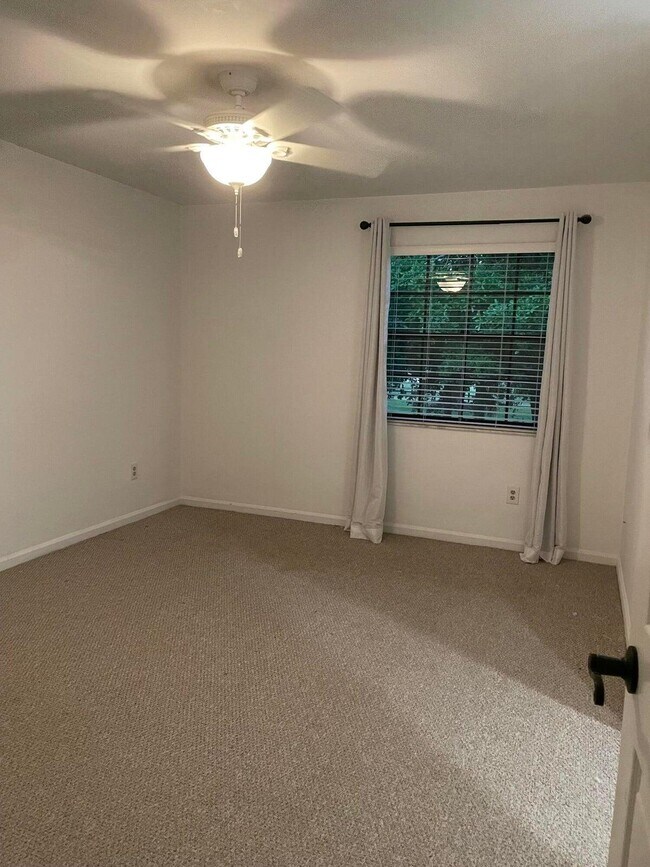 Building Photo - 579 Prestwick Cir