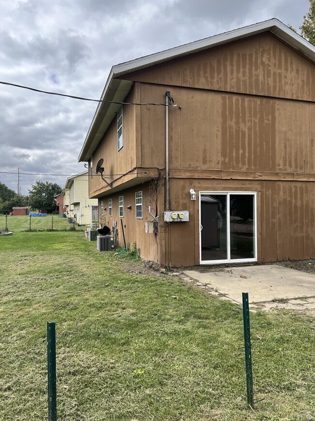 Building Photo - 2003 E Florida Ave