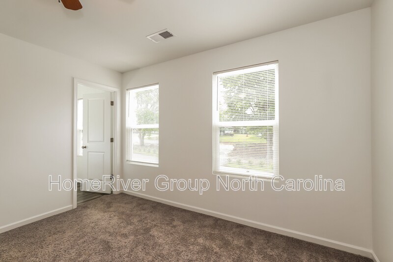 Building Photo - 828 Graylyn Dr