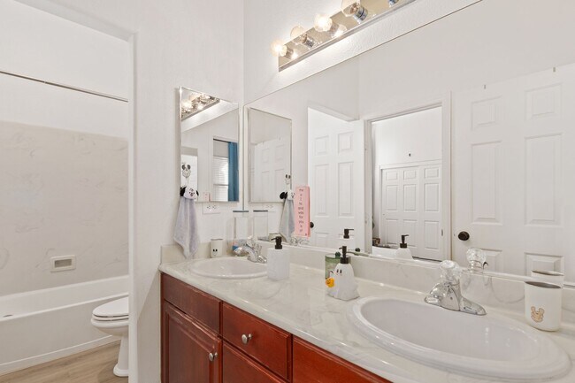 Building Photo - Beautifully Upgraded, Single Story 3 Bed, ...