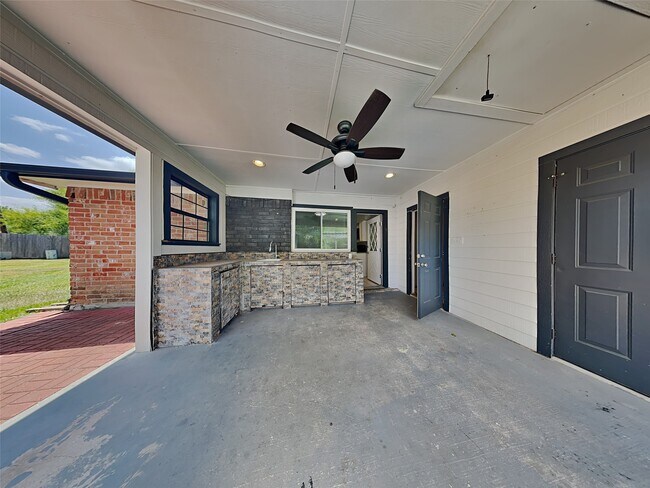 Building Photo - 22902 Summer Green Ln
