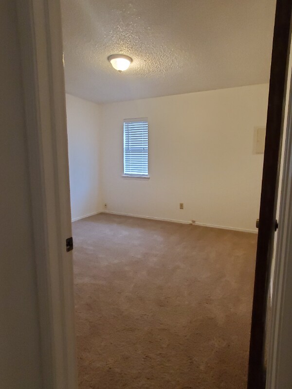 Building Photo - 2205 S Cedar Loop