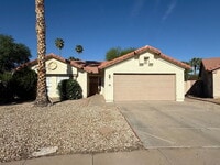 Building Photo - 509 W Ensueno Ct