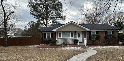 Building Photo - All brick ranch. Spacious living room. Lar...