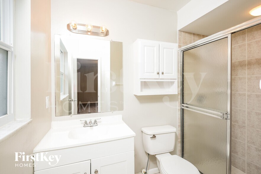 Building Photo - 585 Walden Ct