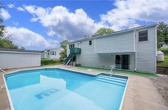 Building Photo - 25 Christian Hill Rd