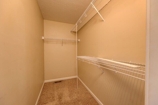 Building Photo - 2924 Brewster Drive