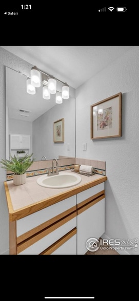 Building Photo - 651 Ridgeview Dr