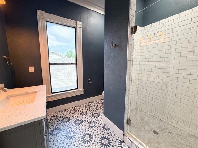 Building Photo - 405 E Denton St