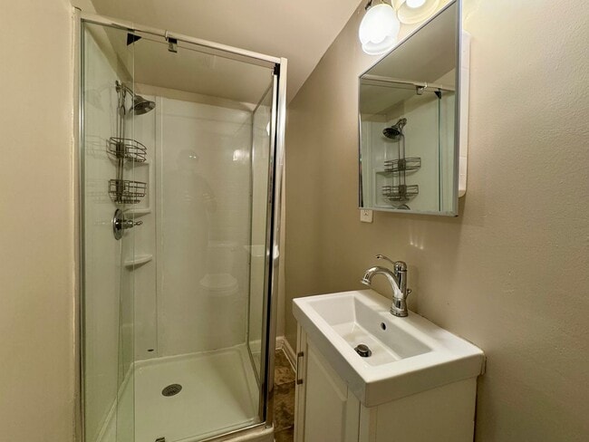 Building Photo - One bedroom Home near Kellogg!