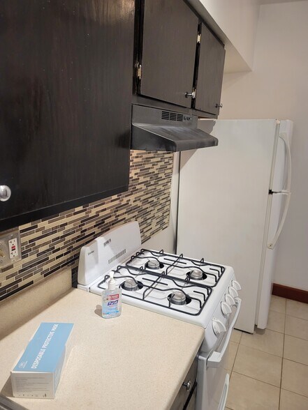 Building Photo - 1622 Bainbridge St