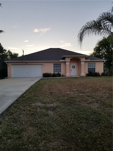 Building Photo - 8025 98th Ct
