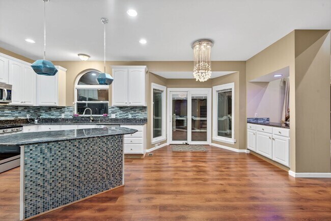 Building Photo - Stunning 4,166 Sq. Ft. Home in Westridge O...