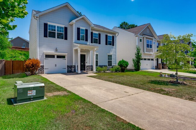 Building Photo - House In The Charming Neighborhood of Lake Carolina