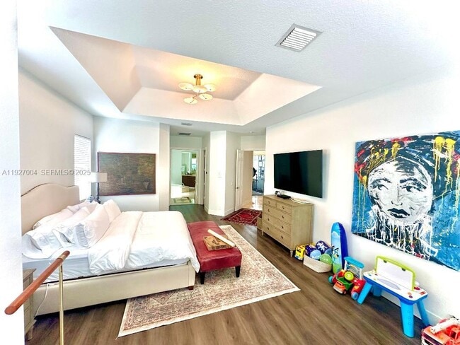 Building Photo - 19038 Park Ridge St