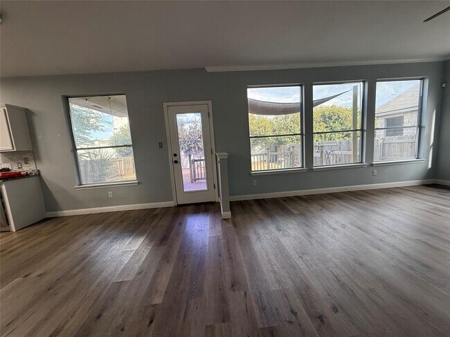 Building Photo - 723 Settlement St