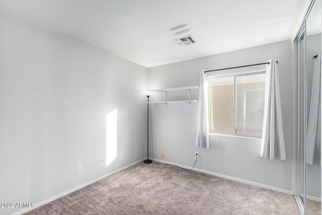 Building Photo - 2609 S Devonna Ln