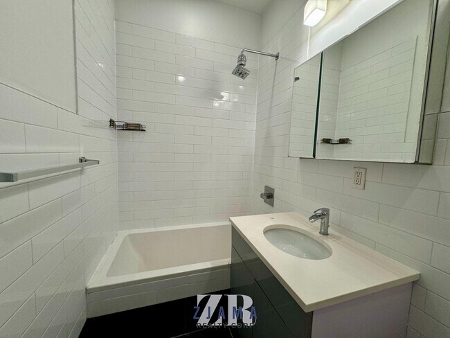 Building Photo - 1047 Bedford Ave