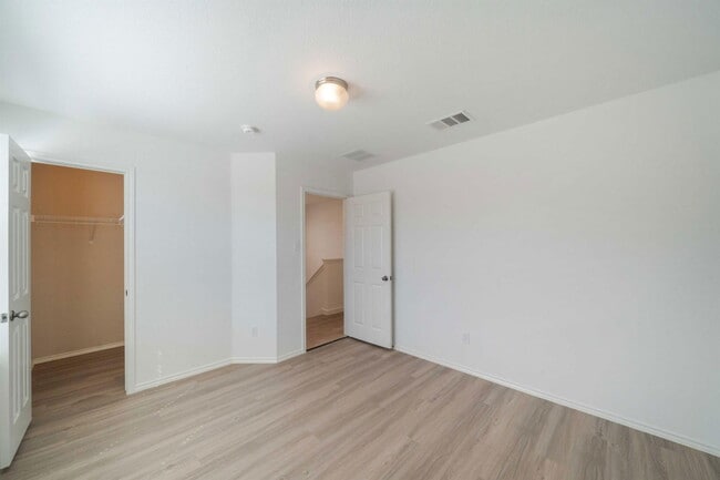 Building Photo - 1600 Big Thicket Dr