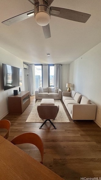 Building Photo - 987 Queen St