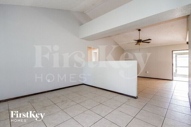 Building Photo - 1595 Sailpoint Dr