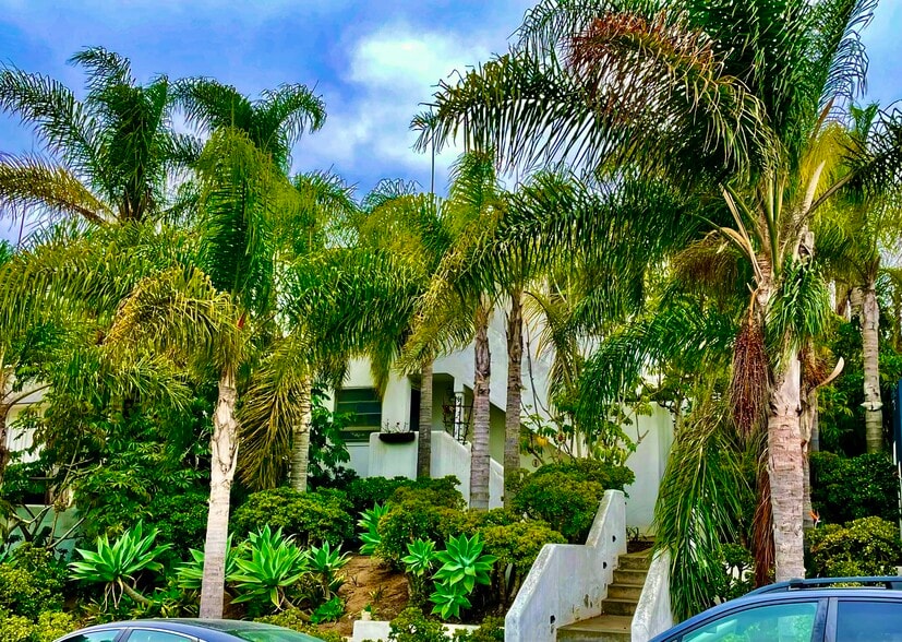 Building Photo - 4313 Mentone St