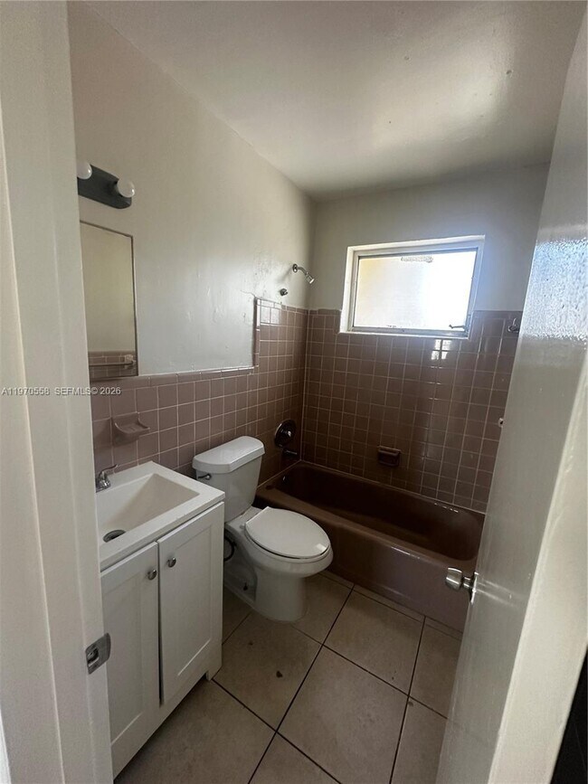 Building Photo - 237 NW 55th St