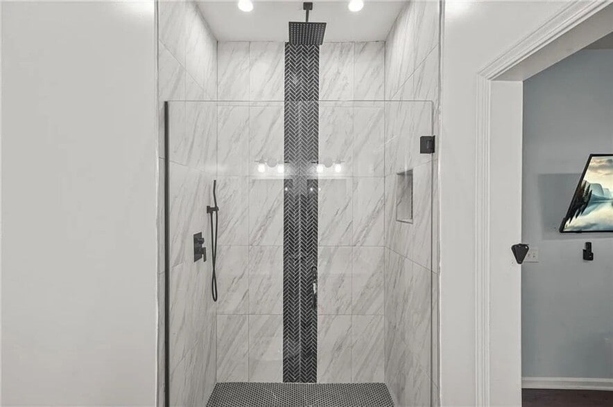 Building Photo - 805 Coleman St SW