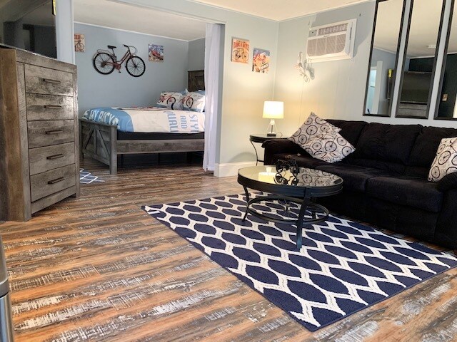 Building Photo - 800 S Westland Dr